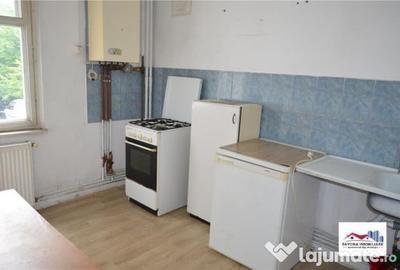 Garsonieră decomandată în Tudor - 5
