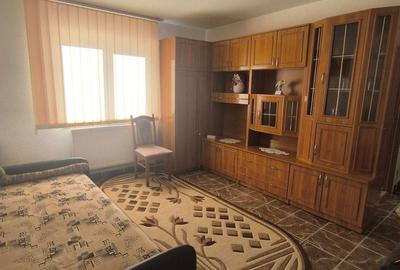 Apartament cu 2 camere semidecomandat în Micro 6 - 2