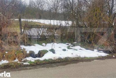Teren de 2708 mp, în Valea