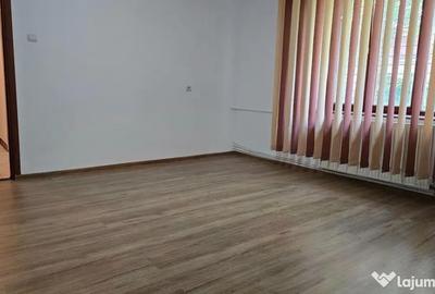 Apartament cu 2 camere semidecomandat în Progresul - 3