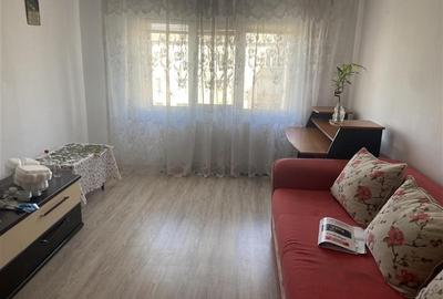 Apartament cu 2 camere decomandat, mobilat în Sud