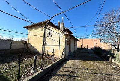 Casă cu 4 camere în Central - 1