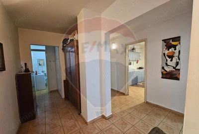 Apartament cu 4 camere decomandat în Lugoj - 2