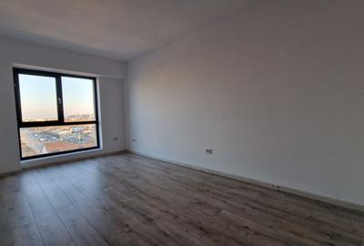Apartament cu 3 camere semidecomandat în P-ța Alba Iulia