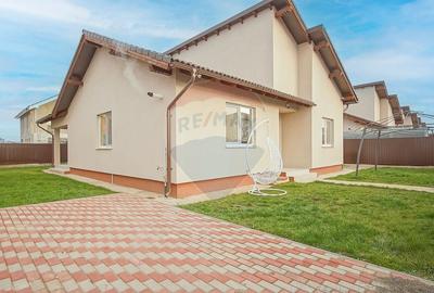 Casă individuală cu 4 camere cu Teren 380 Mp în Sânpetru - 1
