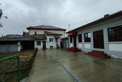 Casă individuală cu 5 camere cu Canalizare în Central - 3