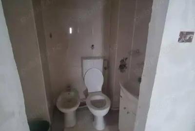 A 36 Apartament modificat , Cora ,etajul 1 ,confort 1 ,cu balcon inchis ?i centrala ,3 camere , - 3