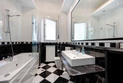 Apartament cu 4 camere decomandat în Capitale - 9