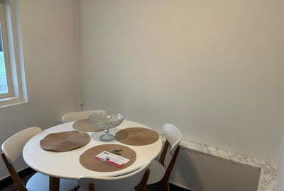 Apartament cu 3 camere decomandat în Central - 2