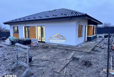 Casă cu 4 camere cu Teren 450 Mp în Central