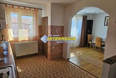 Apartament cu 3 camere semidecomandat, mobilat în Ampoi 1 - 2