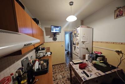 Bd Alexandru Obregia 53mp decomandat Sector 4 - 4