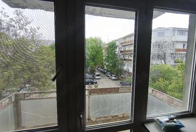 Apartament cu 3 camere semidecomandat în Micro 3 - 2