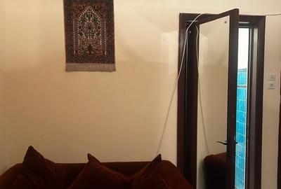 Apartament cu 3 camere decomandat în P-ța Victoriei - 4