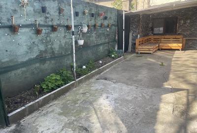 Casă cu 5 camere cu Teren 303 Mp în Lacul Tei - 1