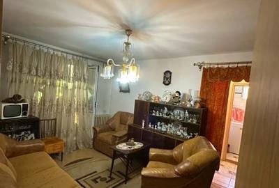 Apartament cu 3 camere semidecomandat, mobilat în Progresul - 2