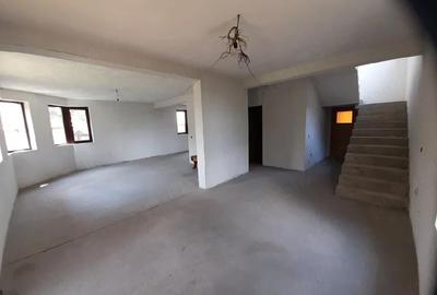 Casă cu 4 camere cu Teren 1000 Mp în Țepu - 6