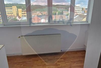 Apartament cu 3 camere în Central - 9