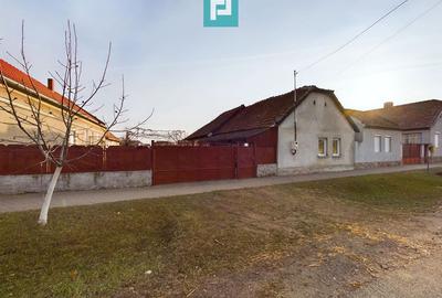Casă cu 5 camere cu Teren 1680 Mp în Central - 2