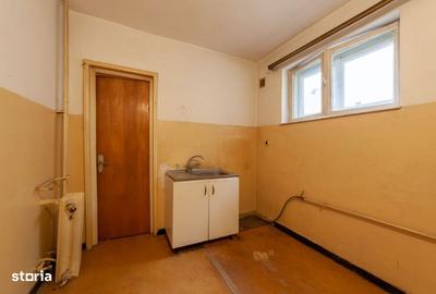 Apartament cu 3 camere decomandat în Radu Negru - 1