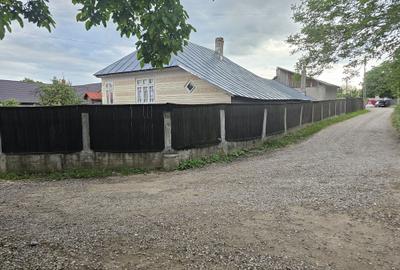 Casă cu 3 camere în Păunești - 6