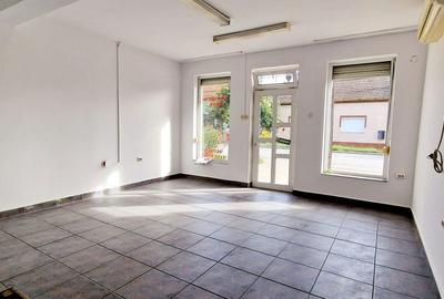 Spațiu comercial, de 35 mp, în Central - 2