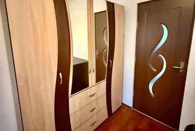 Apartament cu 3 camere semidecomandat, mobilat în Pajura - 5