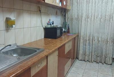 Apartament cu 4 camere decomandat, mobilat în Broșteni - 3