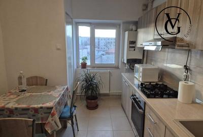 Apartament cu 3 camere, recent renovat, zona Dacia - 3