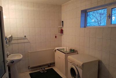 Casă cu 15 camere cu Teren 6500 Mp în Sutești - 1