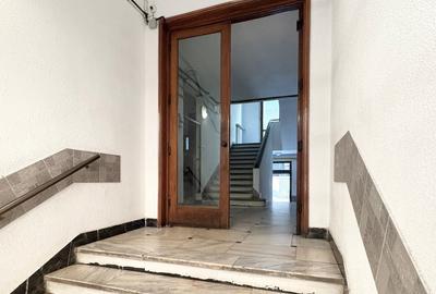 APARTAMENT CU 3 CAMERE DECOMANDAT AFLAT LANGA PIATA AMZEI - RETRAS DE LA STRADA - 2