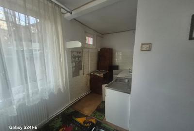 Casă cu 6 camere cu Canalizare în Exterior Est - 8