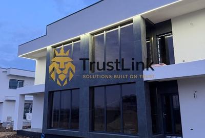 Duplex cu 4 camere cu Canalizare în 1 Decembrie - 5