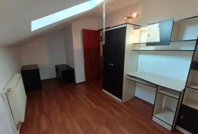 Apartament 3 camere, decomandat - zona Garii - 1