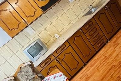 Casă individuală cu 5 camere cu Canalizare în Central - 1