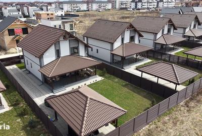 Casă cu 4 camere cu Teren 470 Mp în Sânpetru - 2