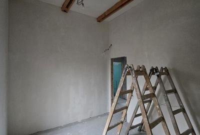 Casă cu 4 camere cu Garaj în Crevedia - 3