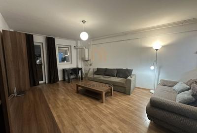 Apartament cu 2 camere semidecomandat, mobilat în Central