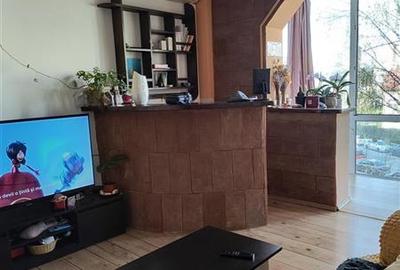 Apartament cu 3 camere decomandat, mobilat în Astra