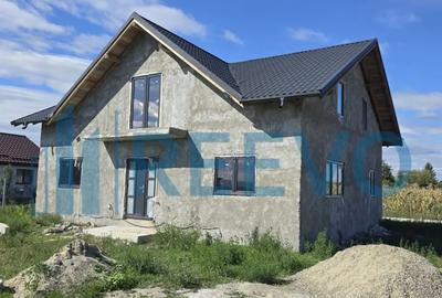 Casă cu 7 camere cu Teren 686 Mp în Letea Veche - 1