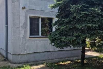 Casă cu 4 camere cu Teren 682 Mp în Central - 1