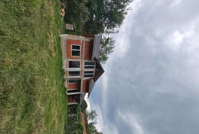 Casă cu 5 camere cu Teren 1067 Mp în Central - 3