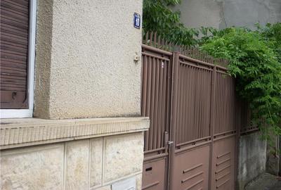 Casă cu 4 camere în Semicentral - 1