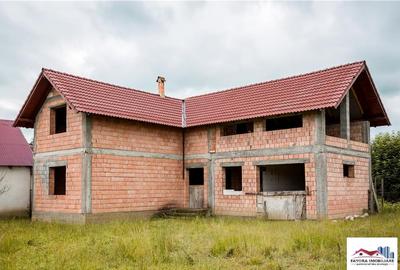 Casa de Zona Batos cu Oportunitati Maxime de Dezvoltare - 5