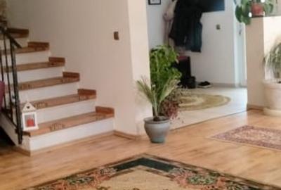 Casa tip duplex 125 mp utili - 4 camere - curte - zona Muzeul Apei, Floresti!
