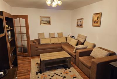 Apartament cu 3 camere decomandat în Exterior Vest - 2
