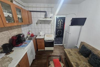 Resita, Garsoniera Mobilata Utilata, Parter, Calea Caransebe - 7