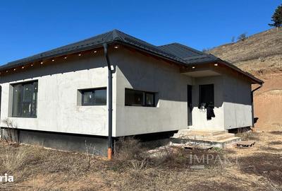 Casă cu 4 camere cu Teren 2977 Mp în Baciu