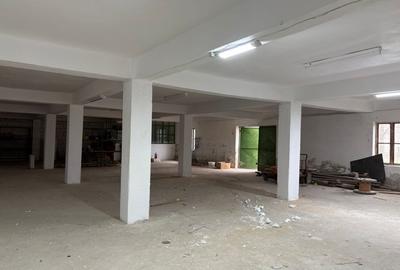 Spațiu comercial, de 583 mp, în Central - 1
