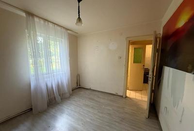 Apartament cu 3 camere semidecomandat în Dacia - 9